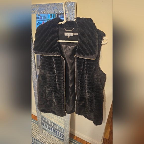 Calvin Vest - Picture 2 of 4